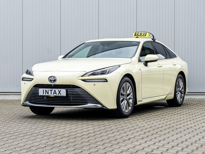 toyota-taxis-intax-gmbh